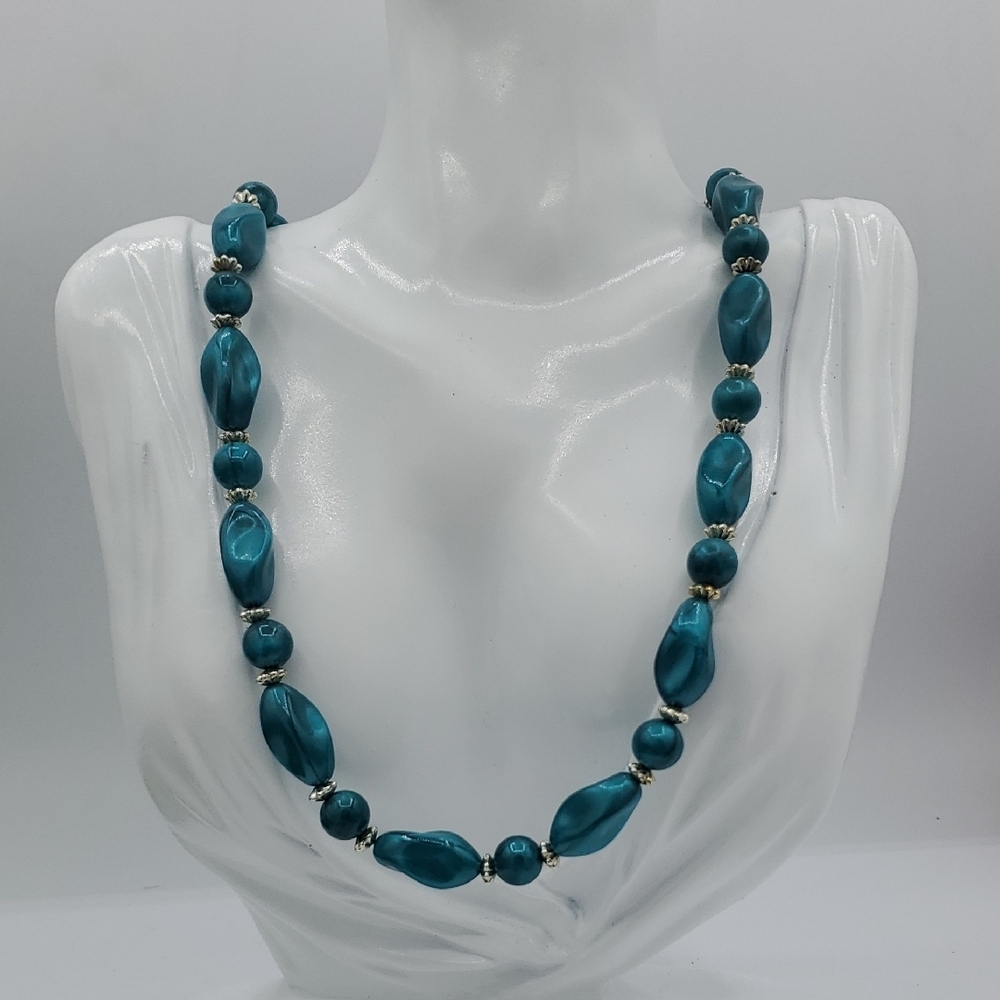 Elegant Teal Beaded Necklace 22 Inch N3610